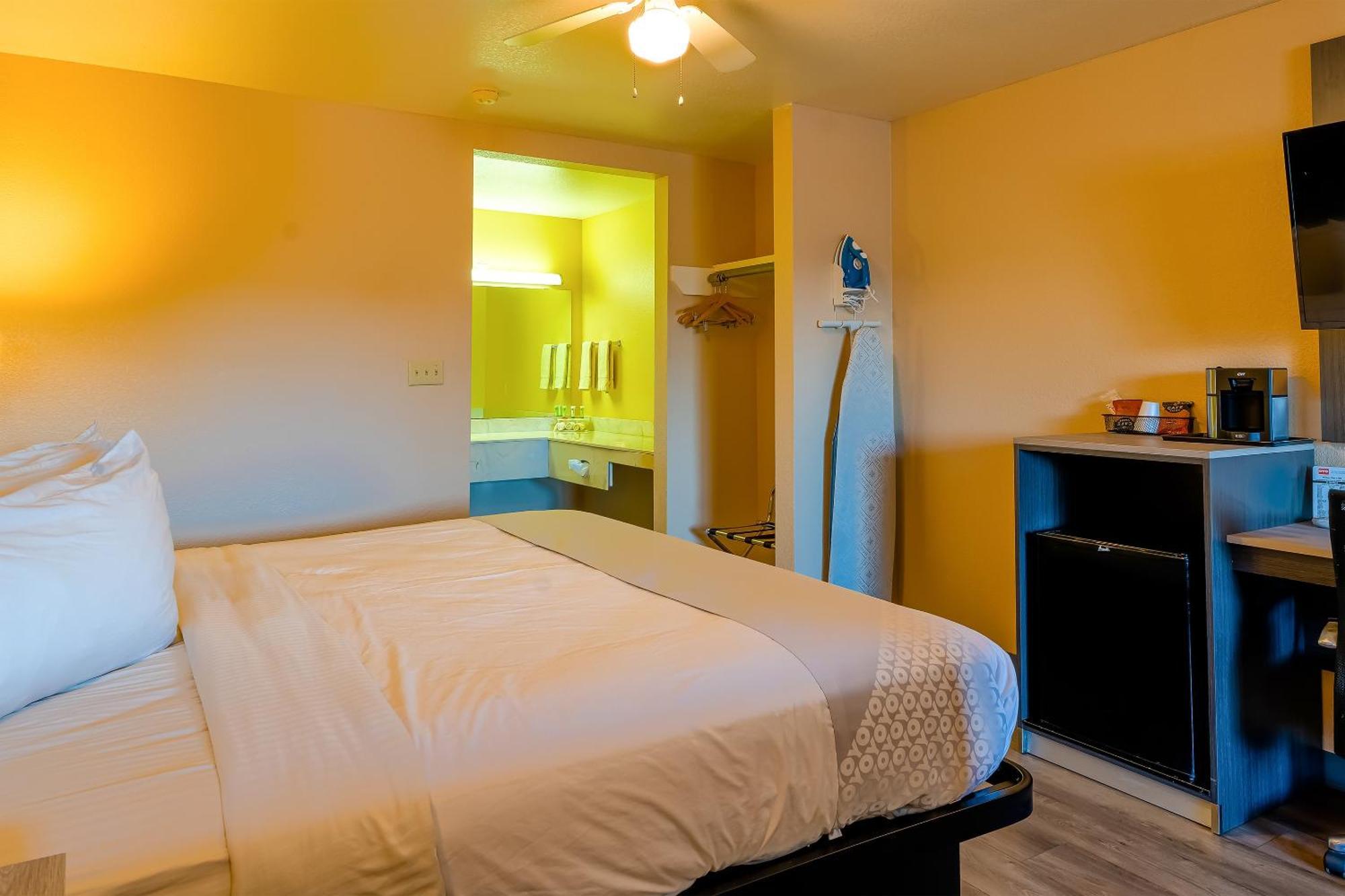 Oyo Hotel Yoakum West ภายนอก รูปภาพ